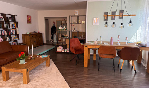Helle, lichtdurchflutete 3 – Zimmer - Whg. inkl. EBK, Tiefgaragenstellplatz, Balkon und Kellerabteil