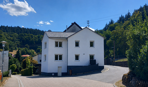 Kernsaniertes Einfamilienhaus mit Ausblick in ruhiger Lage