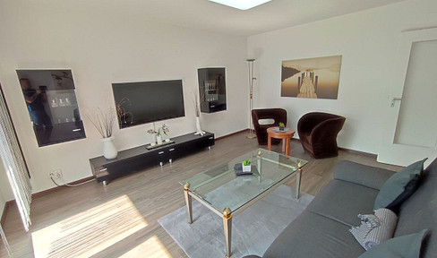 Hochwertig renovierte 2‑Zimmer Wohnung mit Balkon
