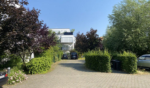 Frisch renoviert, traumhafte Wohnung mit großem Balkon