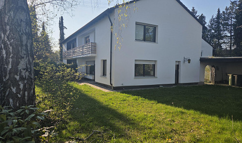 Your retreat in Ottobrunn: A family townhouse with plenty of space and a sunny garden, in a prime location.