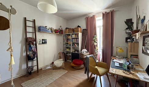Zentrale 3-Zimmer Wohnung im Nordend mit EBK und Tageslichtbad
