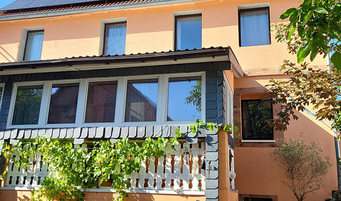 Einfamilienhaus mit Scheune