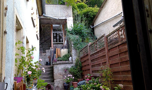 Detached house near Meisenheim, with a garden, courtyard, terrace, and balcony.