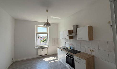 Erstbezug nach Sanierung: helle 3-Zimmer Altbau Whg. mit EBK im Herzen der Stadt