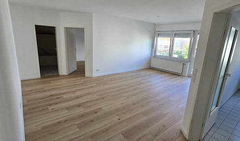 2 Zimmer in Bergfelde Hohen Neuendorf mit TG Stellplatz NEUE Einbauküche und Balkon
