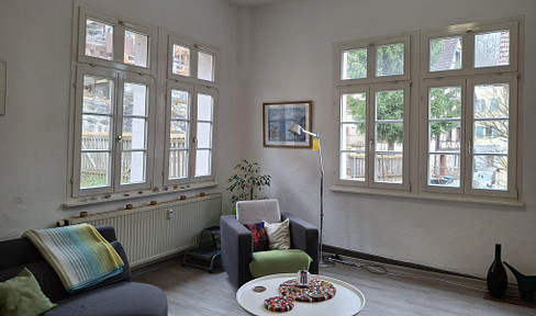 Well-maintained 4.5-room apartment with a garden area, located on the edge of the old town.