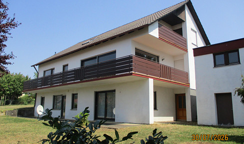 Multi-family house in Üchtelhausen with 3 apartments.
