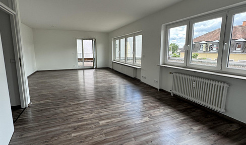 4ZKB - Wohlfühlen in zentraler Lage mit großzügiger Terrasse / Loggia