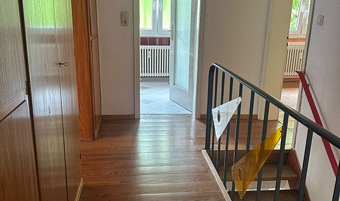 geräumige Altbauwohnung mit Terrasse, Garage und vielen Nebenräumen