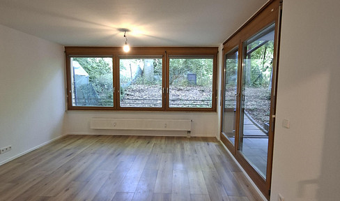 Living like you're in the countryside: Newly renovated 2-room apartment (57m2) with a terrace and access to a garden.