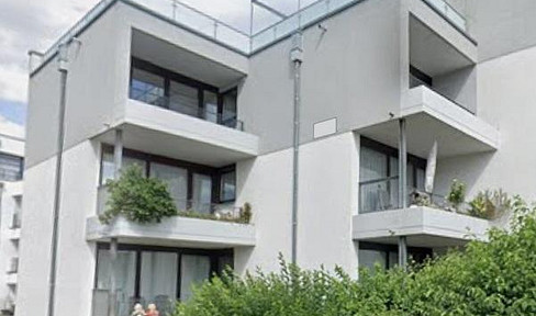 Modern 3-room apartment with two balconies and a new fitted kitchen.