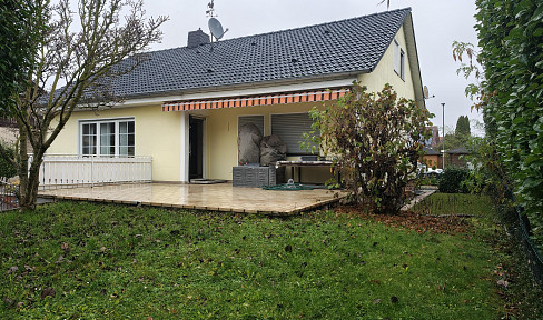 Detached single-family house with a garage and garden – immediately available in Geinsheim, Trebur.