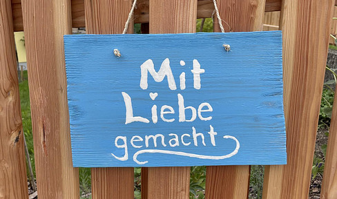Unikat der Handwerkskunst: Energetisch autarker Einfirsthof für Ästheten & Sammler