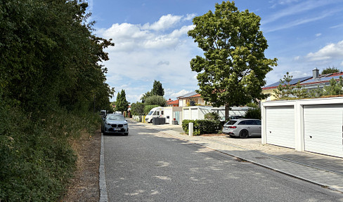 Modernes Niedrigenergiehaus steht für Sie und Ihre Familie in 85716 Unterschleißheim-Hollern bereit.