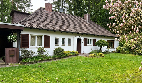🌿 No service charges: Dream property on a 5,000 m² wooded plot, including an adjacent apartment.