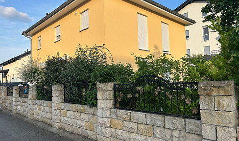 -Provisionsfrei- Neuwertige Stadtvilla in Bad Schwalbach – energieeffizient