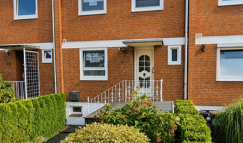 FEE-FREE: Spacious semi-detached house in Bremen-Osterholz.