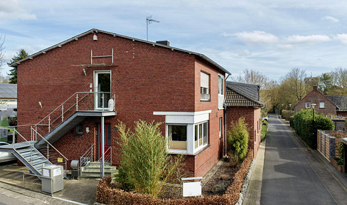 Detached single-family house with a separate apartment.