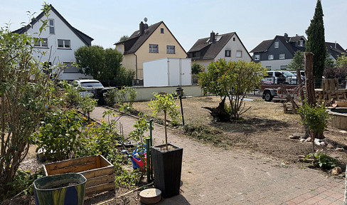 4,5 Zimmer Wohnung mit Balkon, Gartenmitbenutzung und 110qm Wohnfläche
