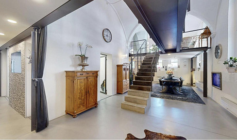 Unique loft apartment in the heart of the city center.