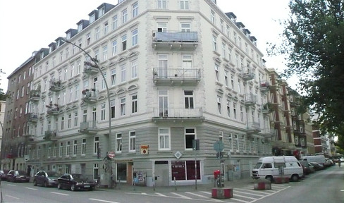 Attention students! Ideal apartment available: 4-room apartment in Art Nouveau style, recently renovated, fitted kitchen, available for a limited time until April 30, 2027.