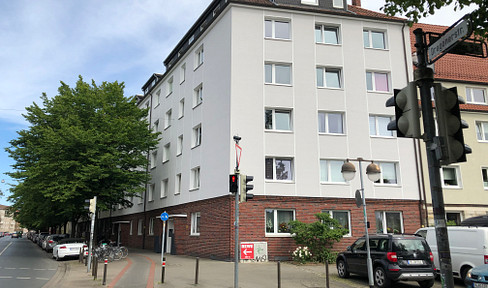 Bright 2-room apartment on the 1st floor, available from November 1st, 2026.