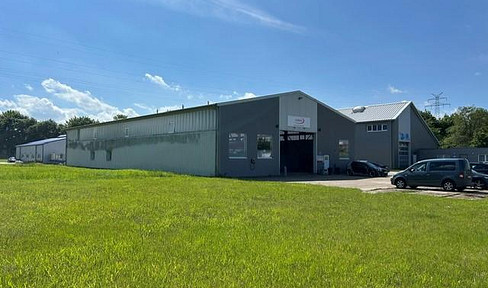 Attractive commercial building with flexible usage options.