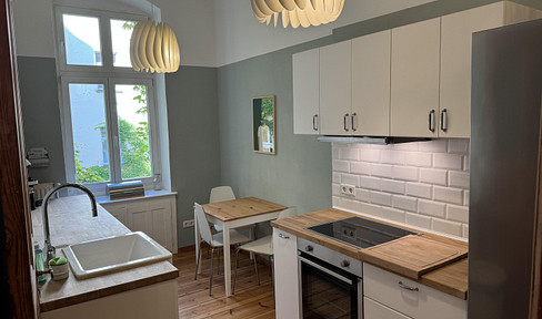 Bezugsfreie - 2-Zimmer-Altbauwohnung mit Südbalkon im Bötzowviertel