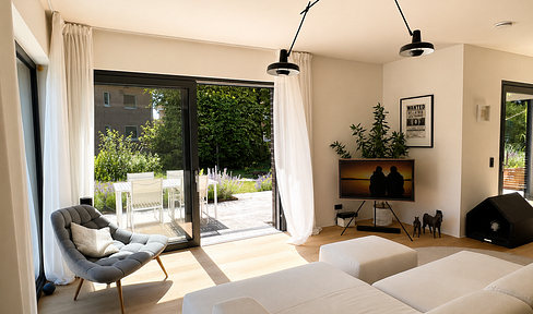 Modern home with a garden – bright, high-quality, and family-friendly.