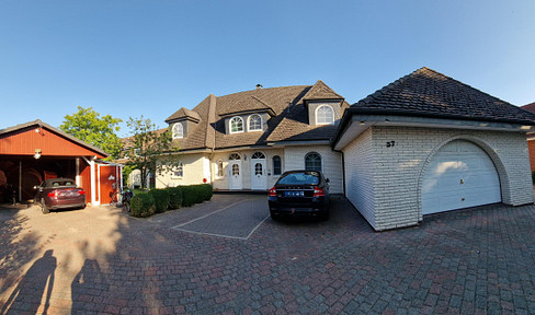 Provisionsfreies, schönes Haus mit Hauptwohnung + 2 Einliegerwohnungen. Mit schönem Garten