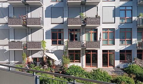 Exclusive 4-room loft apartment | approximately 165 m² | Underground parking space | South-facing balcony | Frankfurt city center.