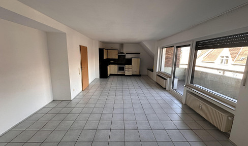 Wohnen im Zentrum – 3-Zimmer-Wohnung mit Balkon und Einbauküche in Langenfeld