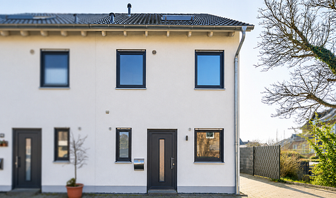 Einziehen und wohlfühlen - familienfreundliche Doppelhaushälfte aus 2018 im Herzen von Pulheim-Geyen
