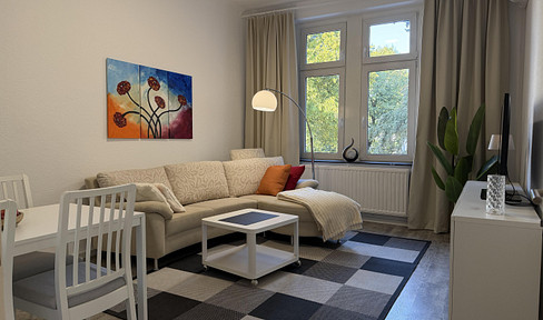 Air-conditioned, fully furnished, newly renovated, ready to move in, 2 rooms, bathroom, and balcony.