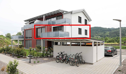 1st floor modern 3.5-room apartment with elevator, fitted kitchen, covered balcony, storage room, and guest toilet.