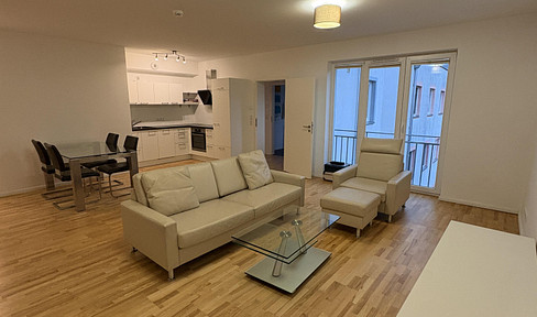 Bright 2.5-room apartment with a garden plot in Köpenick.