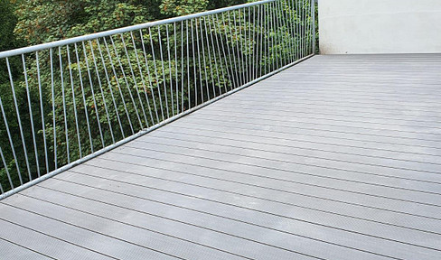 3,5Zi mit Dachterrasse, Solingen Wald, Waldrand, Renoviert, auf Wunsch mit Möbelübernahme Vormieter