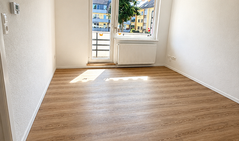 Modern living in Woltmershausen – high-quality 3-room apartment with balcony.