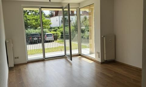 ! Roßlau - tolle - 2 Raum Wohnung m. Balkon ! AB SOFORT ! B5