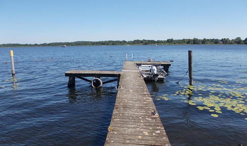 Baugrundstück mit Wasserzugang und (Bootssteg)