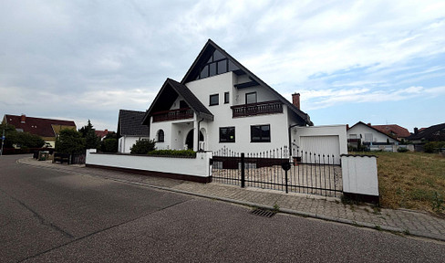 Großes Architektenhaus inkl. Garage u. Garten * in Altlußheim