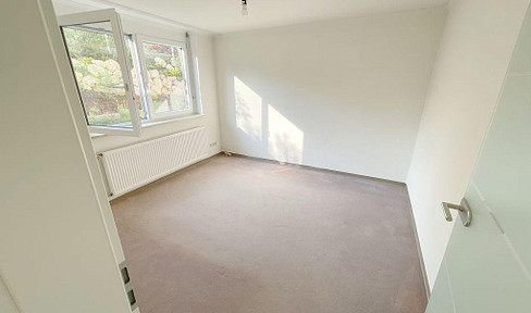 Schöne helle 2 Zi-Whg in Karlsruhe mit EBK und eigenem Eingang