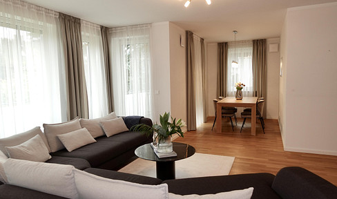 Bright and spacious 3-room apartment in a desirable location.