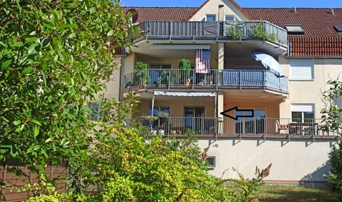 No agency fees, privately offered: 3-room apartment available without any fees, with a balcony, parking space in an underground garage, located in Steinberg, Dietzenbach.