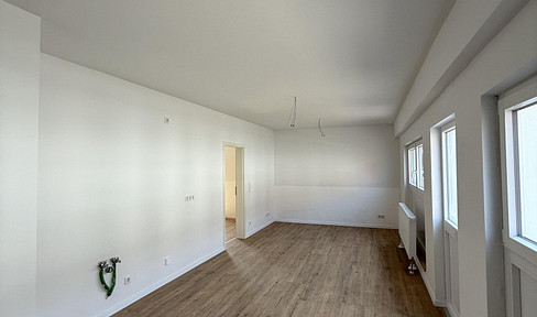 Erdgeschosswohnung - neu saniert!