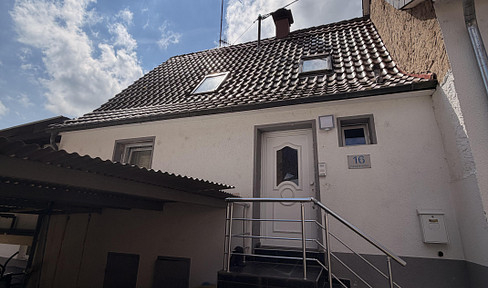 Großzügiges Einfamilienhaus über mehrere Ebenen