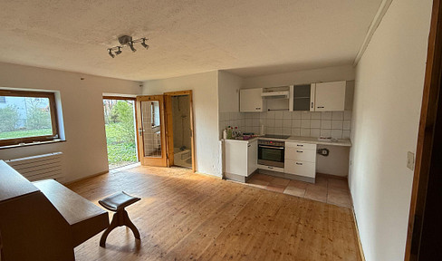 Wohnung im Grünen mit Garten und Hobby-Schrauberwerkstatt