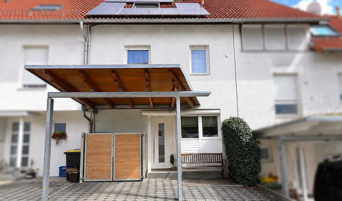 High-quality, well-maintained semi-detached house with 6.5 rooms, a photovoltaic system, and many special features.