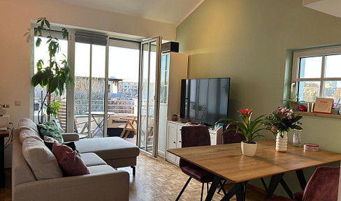 Bright 2-room apartment available in Friedrichshofen starting November 1st.